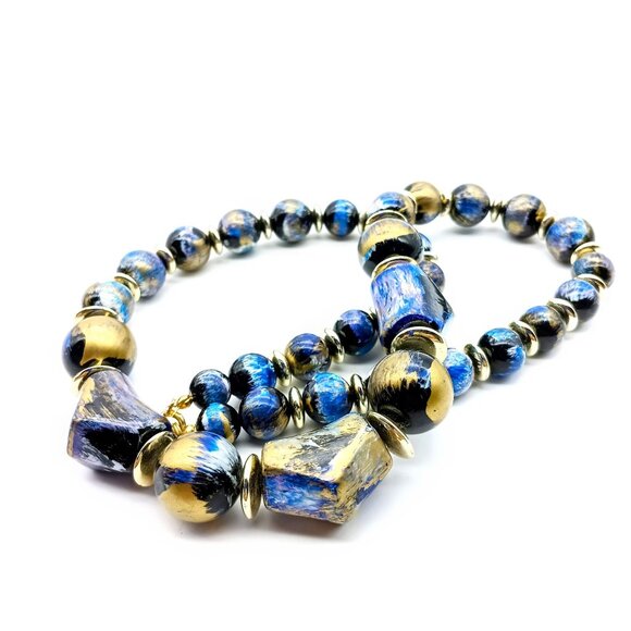 Chic Blue and Gold Necklace, Graduated Vintage Gilded Lucite Strand - Picture 2 of 3